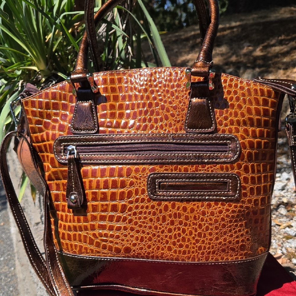 MC Madi Clair Crossbody Shoulder Bag EUC Vegan Leather 12"x11"x5"  (BIN 001)